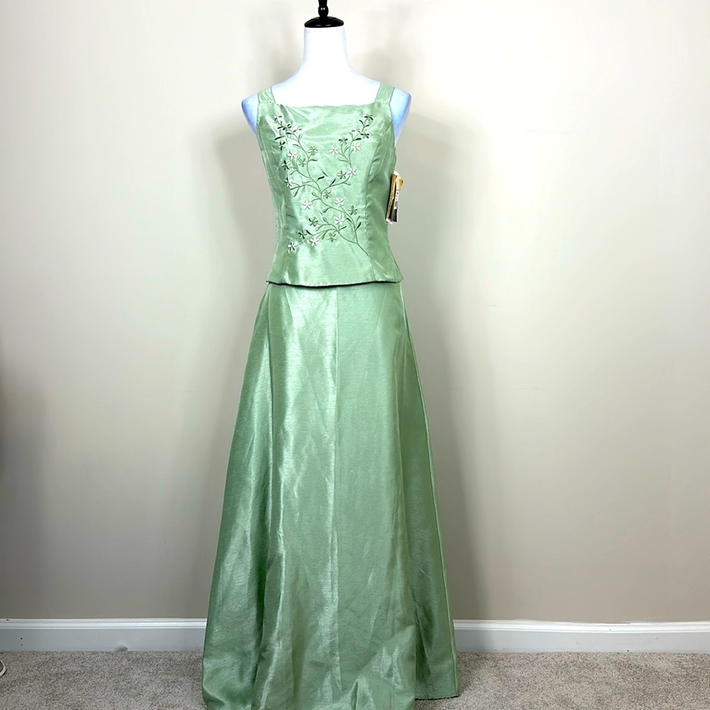 COPY - Brand now Vintage Two-piece satin embroidered A-line gown size 6